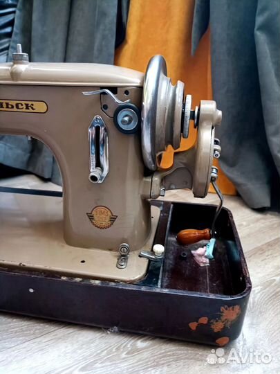 Швейная машинка подольская ручная на запчасти