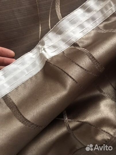 Штора коричневая