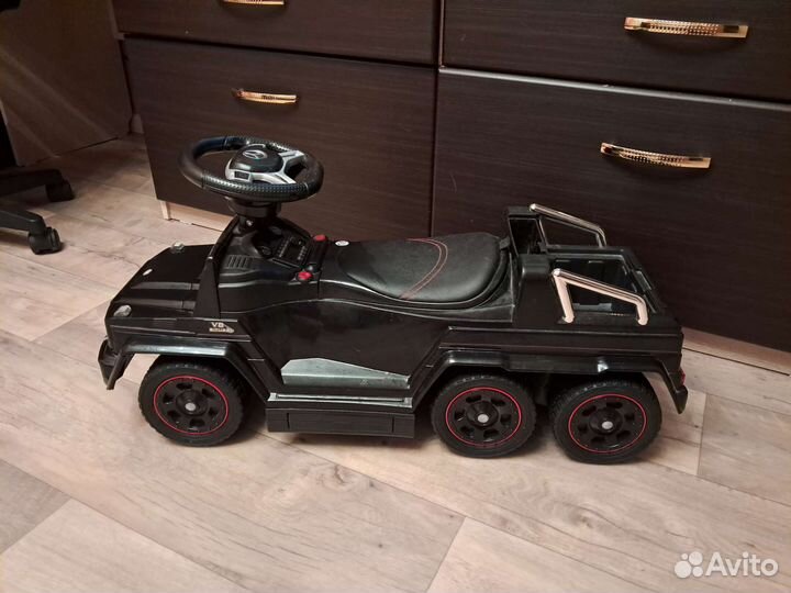 Детский автомобиль на аккумуляторе бу