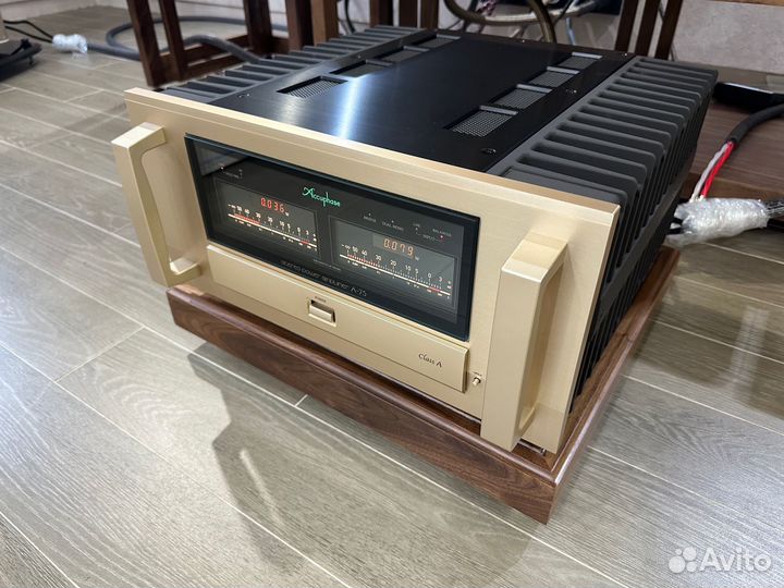 Усилитель мощности Accuphase A-75