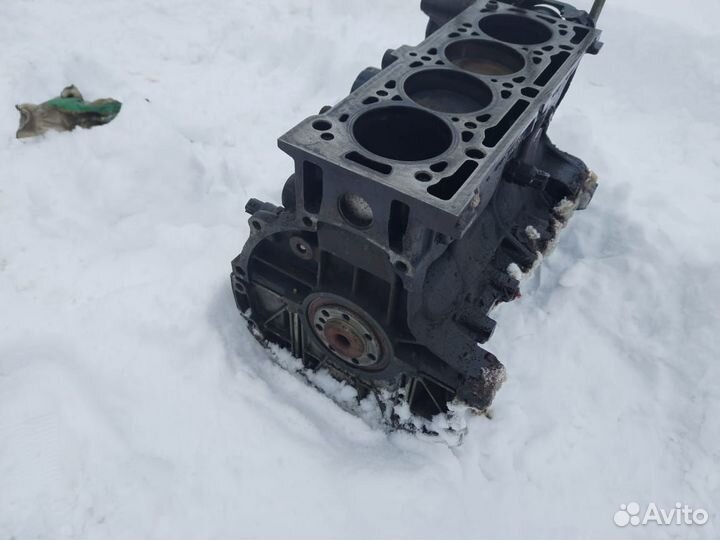 Двигатель k7mf