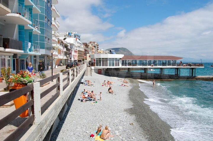 Коттедж 230 м² на участке 1 сот.