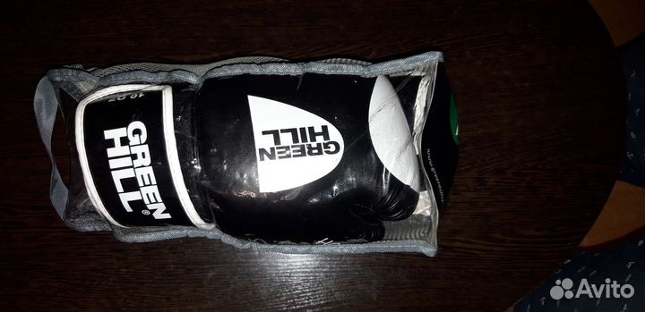 Боксерские перчатки
