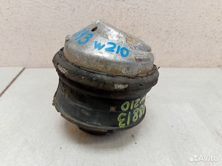 Подушка двигателя