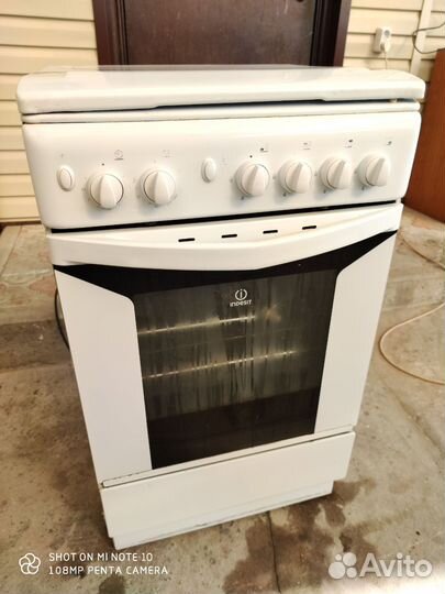 Газовая плита Indesit. Розжигом и грилем. Доставка