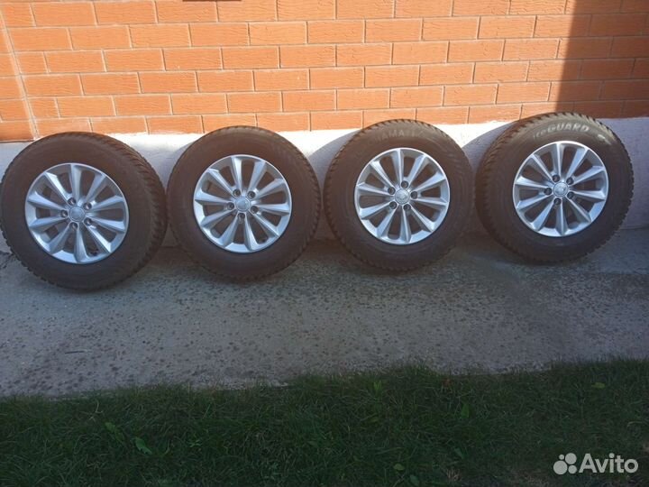 Yokohama IceGuard Stud IG65 215/70 R16 100T