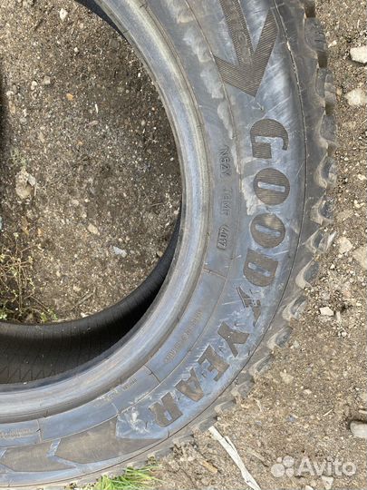 Goodyear UltraGrip Ice Arctic SUV 225/65 R17