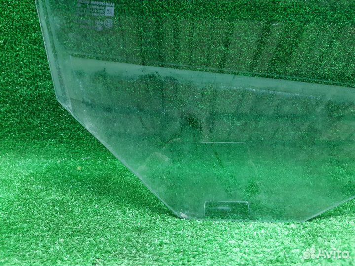 Стекло двери (форточка) переднее левое Peugeot 308