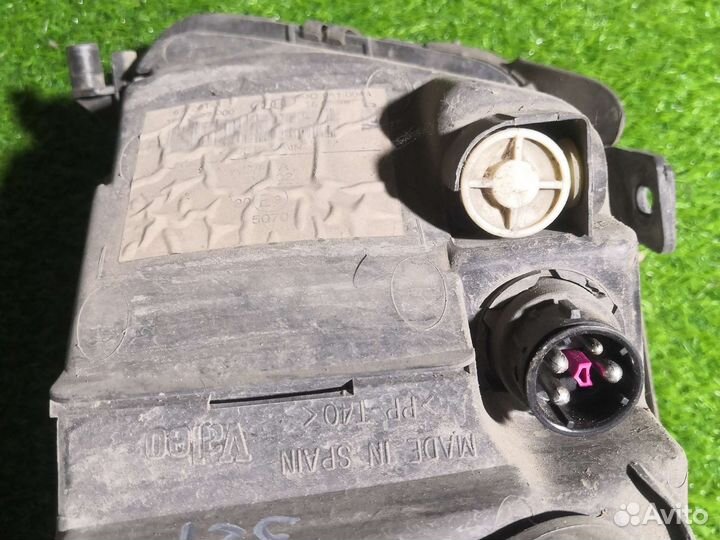 Фара передняя правая Audi A4 b5