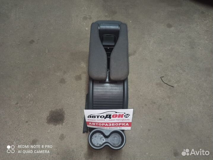 Подлокотник Renault scenic 2