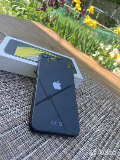 iPhone SE (2020), 64 ГБ