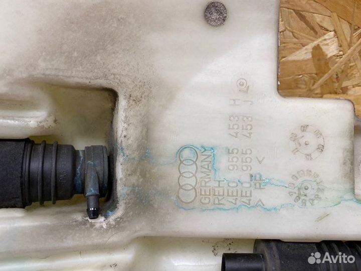 Бачок стеклоомывателя Audi A8 D3 BVJ 2006