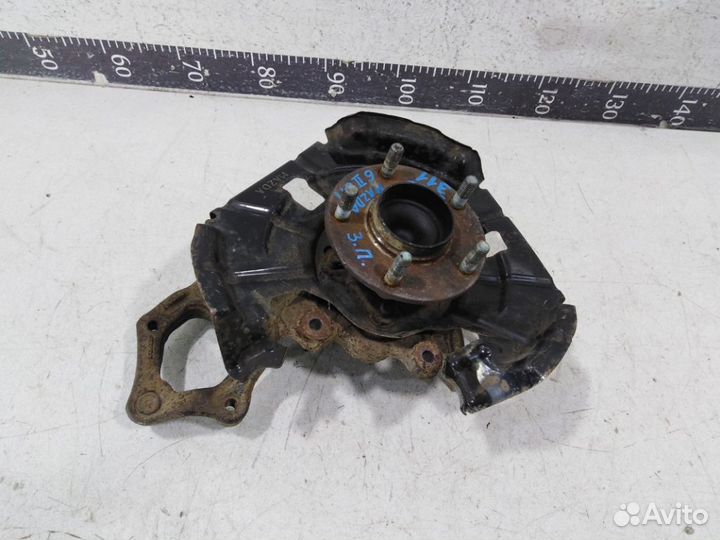 Кулак задний правый GS1D2611XC