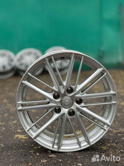 8,5кг Легкие японские Bridgestone R17 5-114,3