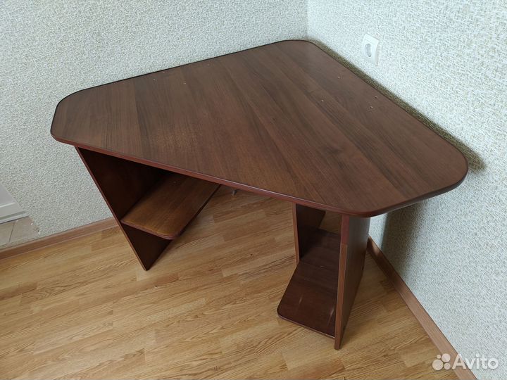 Стол компьютерный угловой