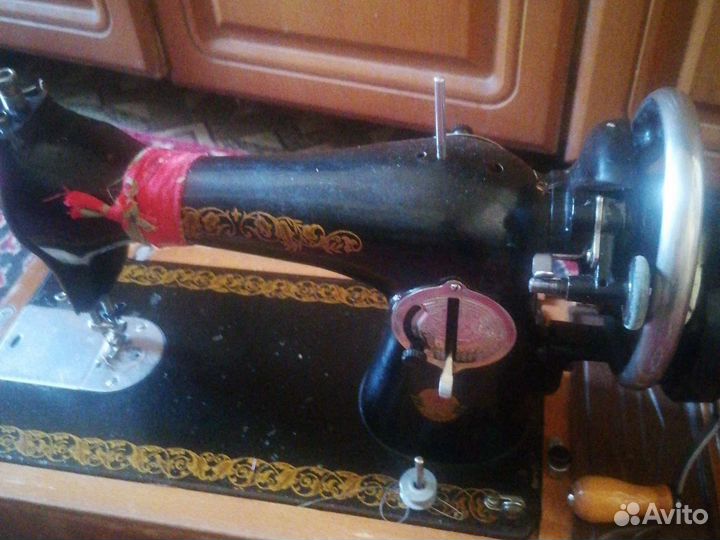 Швейная машина подольская