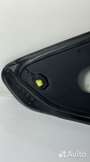 Угловое стекло(форточка) - Левый Baic U5 plus