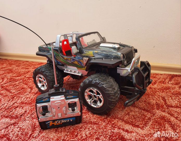 Радиоуправляемый внедорожник / машинка на пульте