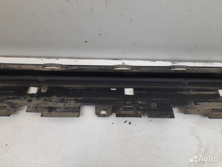 Накладка порога внутренняя правая Toyota Land