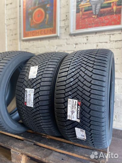 Yokohama BluEarth Winter V906 315/30 R22 и 285/35 R22 107W
