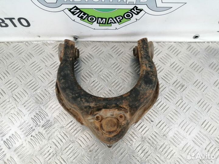 Рычаг передний верхний Volkswagen Transporter T3