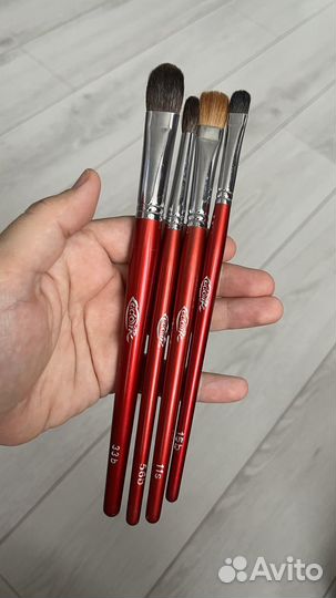 Профессиональные кисти для макияжа Ludovik