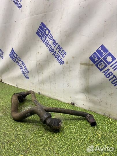 Патрубок системы охлаждения Skoda Superb седан 1.8