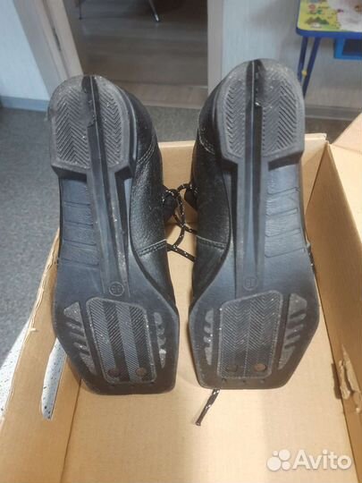 Лыжные ботинки классические