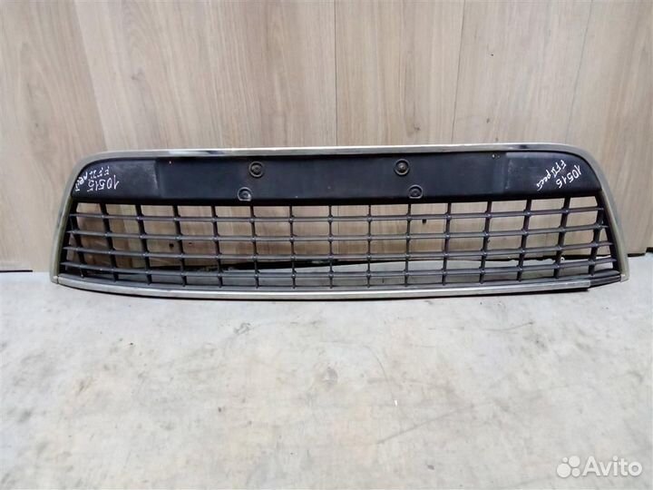 Решетка в бампер центральная от Ford Mondeo IV 20