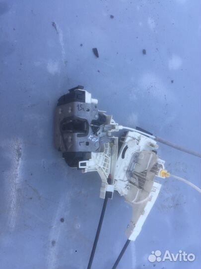 Замок двери правый левый мерседес спринтер 906 куз