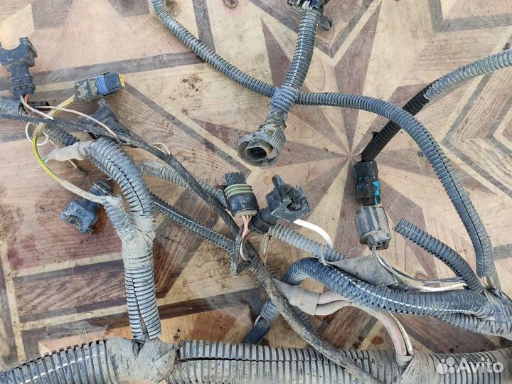 Подкапотная коса двигателя Рено Логан 1 рест