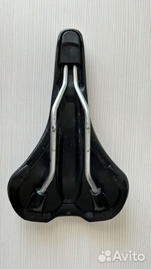 Седло для велосипеда Giant