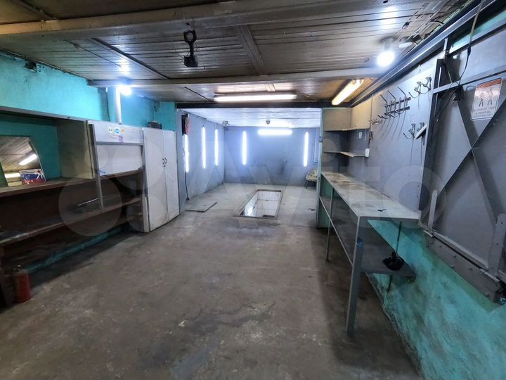 Гараж, > 30 м²