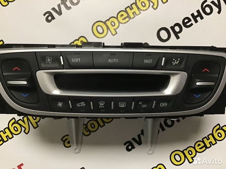 Блок управления отопителем Renault Fluence 2010