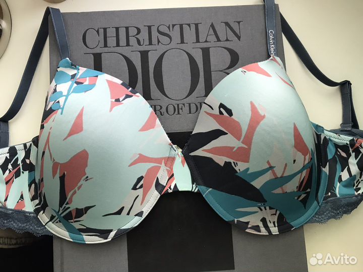 Calvin klein 2 бюстгальтера 85DD и 80D