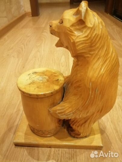 Медведь с бочонком СССР