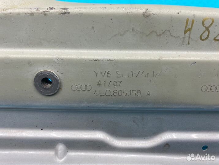 Кронштейн крыла передний правый Audi Q7 4LB BHK