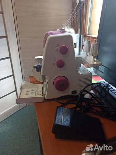 Оверлок janome 793D