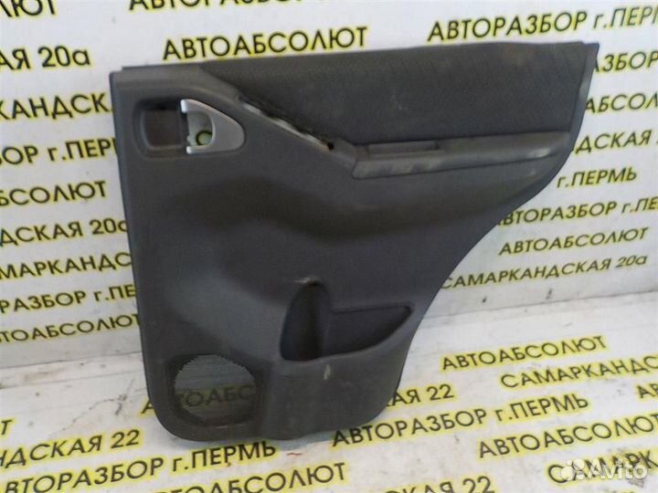 Обшивка двери задней правой Nissan Pathfinder (R5