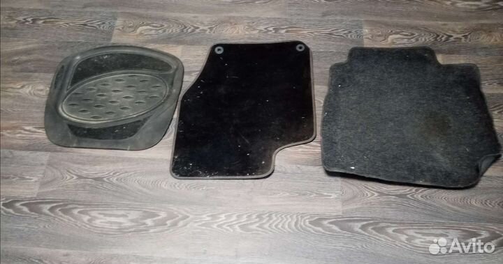 Коврики. Цена за все 50р