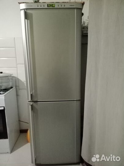 Холодильник samsung
