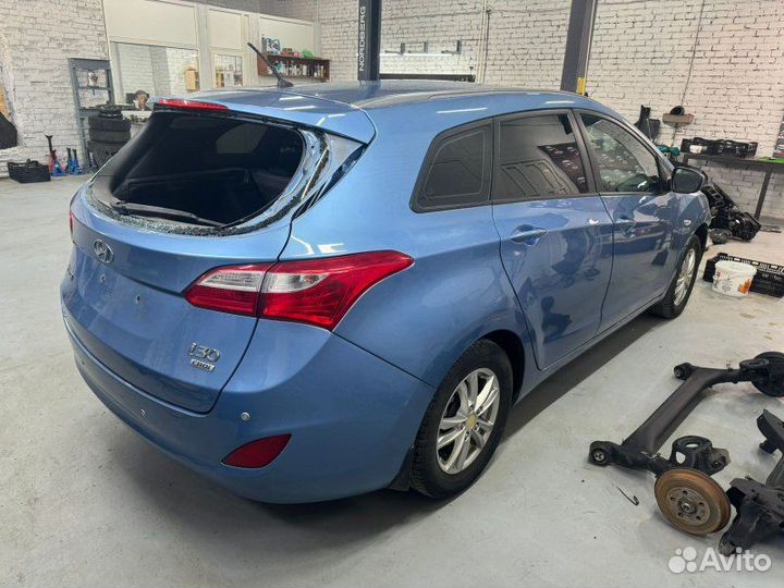 Обшивка багажника левая Hyundai I30 Sw 1.6