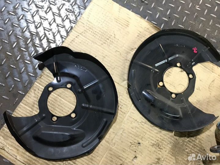 Пыльник тормозного диска задний Mazda Mazda3 BM