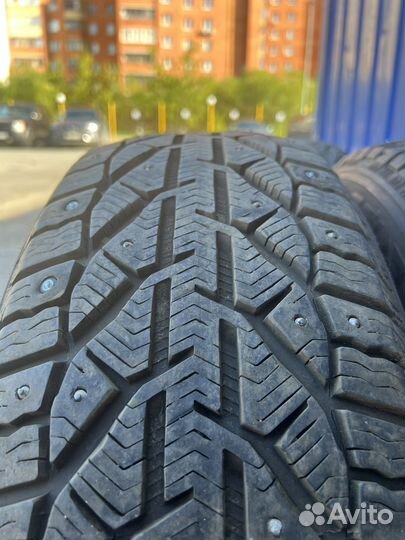 Kormoran SUV Stud 215/65 R16 102T
