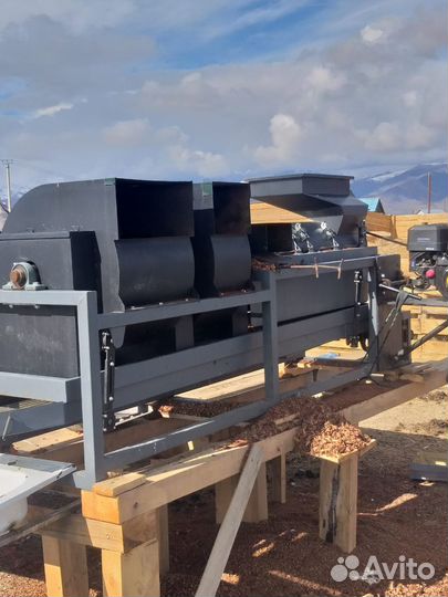 Станок для переработки кедровой шишки