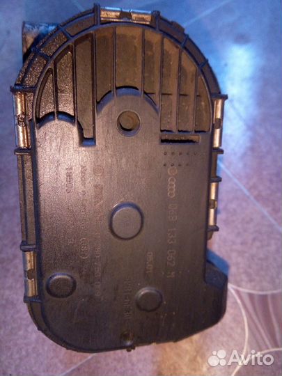 Дроссельная заслонка audi A4 1999)