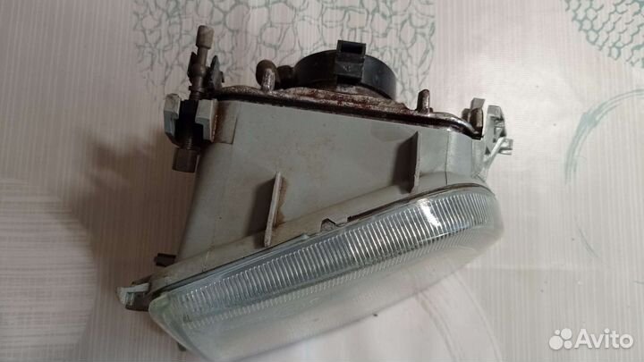 Тротивотуманные фары Nissan Primera P11