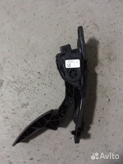 Педаль газа Mercedes GLS 166 X166