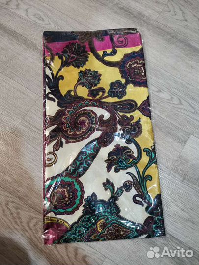Платки новые 90 на 90 шелк