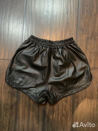 Кожаные шорты